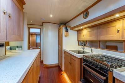 2019 Puffin 50 5