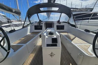 2019 Jeanneau Sun Odyssey 410 2