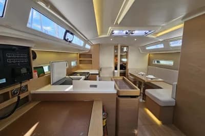 2019 Jeanneau Sun Odyssey 410 3