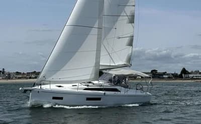 Bénéteau Oceanis 37.1 4