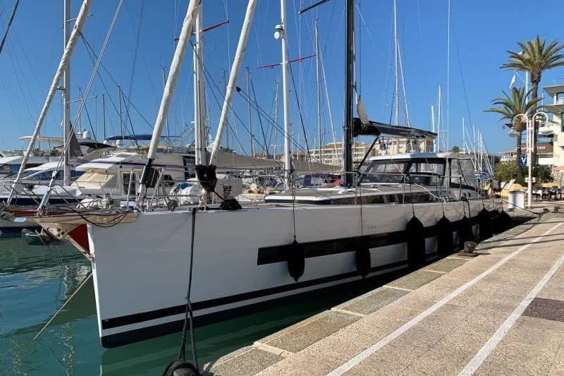 2018 Beneteau Oceanis Yacht 62