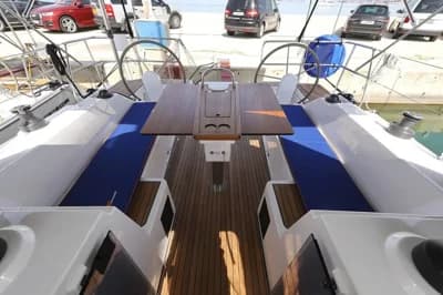 Bavaria C38 4