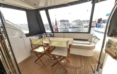 Princess 42 Flybridge 5