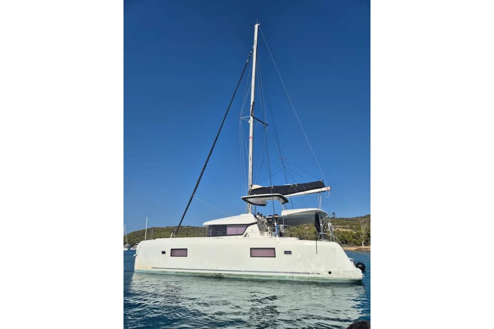 2020 Lagoon 42