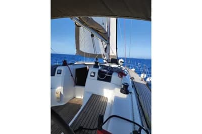 2012 Jeanneau Sun Odyssey 379 3