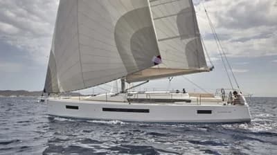 2025 Jeanneau Sun Odyssey 490 3