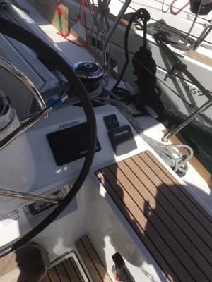 2019 Jeanneau Sun Odyssey 479 3