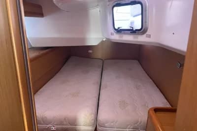 2009 Jeanneau Sun Odyssey 49i 3