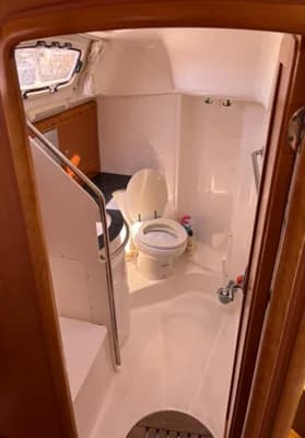 2011 Bavaria Cruiser 38 4