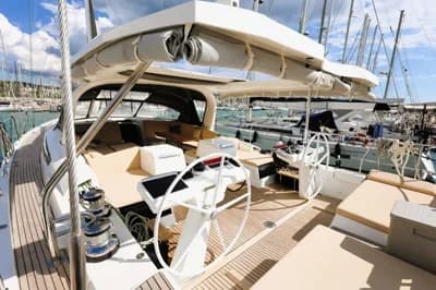 2019 Jeanneau 64 3