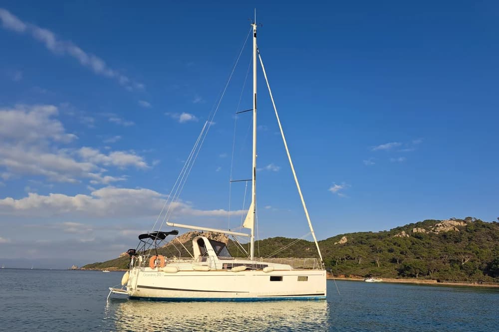 2018 Beneteau Oceanis 35.1
