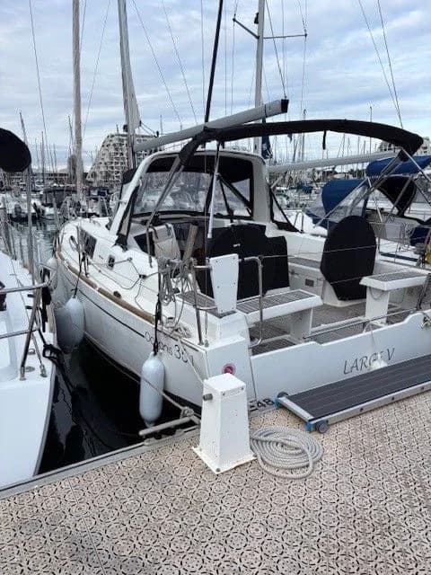 2019 Beneteau Oceanis 35.1