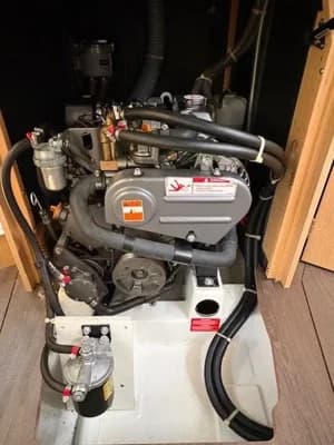 2019 Beneteau Oceanis 35.1 5