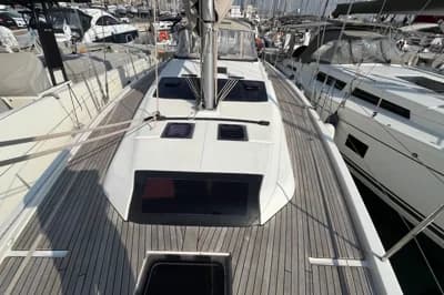 2019 Dufour 430 2