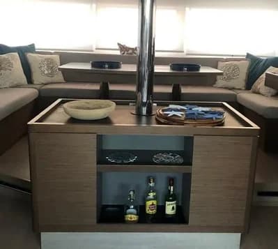 2019 Lagoon 50 5