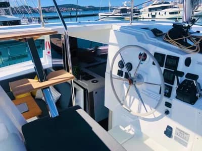 2021 Fountaine Pajot Isla 40 5