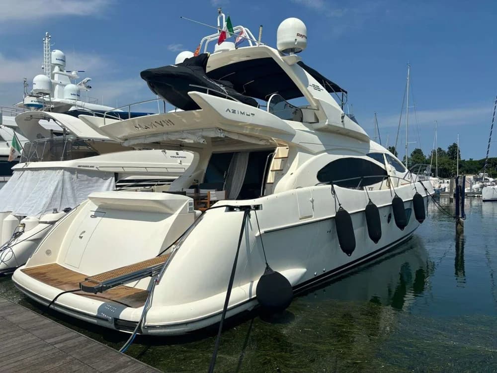 Azimut 68 Fly