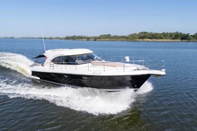 Rivièra 4700 Sport Yacht 2