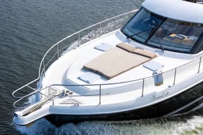Rivièra 4700 Sport Yacht 5