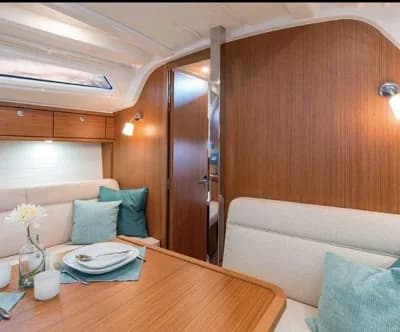 Bavaria 37 Cruiser A/C 5