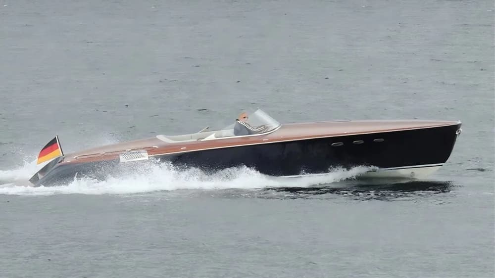 Runabout 33