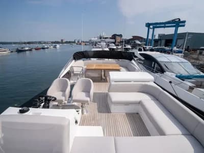 2024 Sunseeker Manhattan 55 Boat for Sale in Poole 3