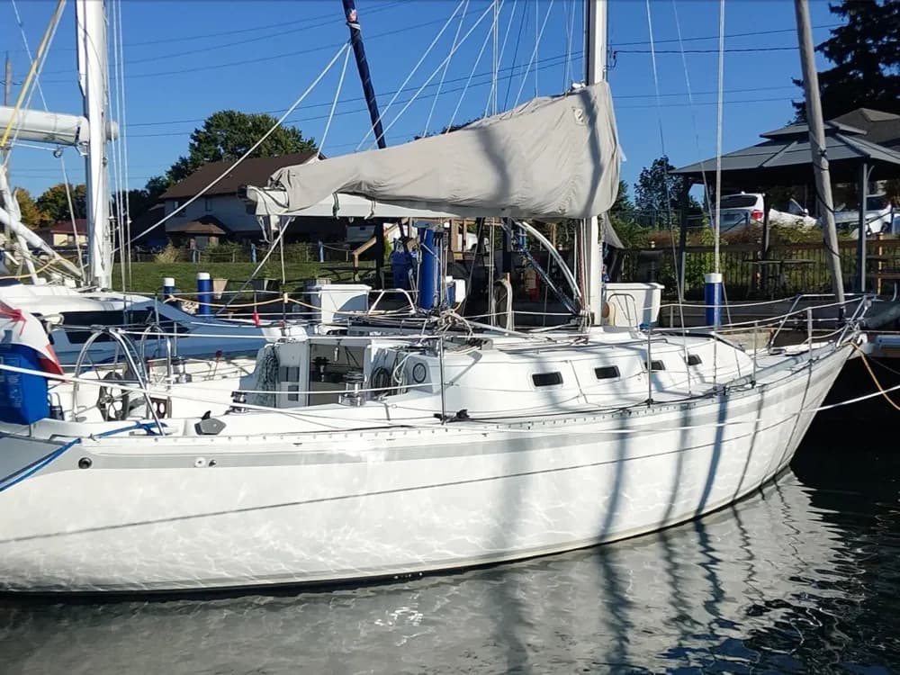 1983 CS Yachts CS 36 Boat for Sale in Sarnia