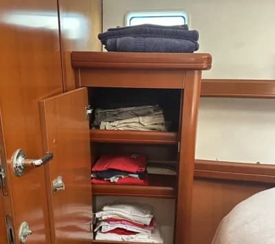 2006 Beneteau Oceanis 523 Boat for Sale in Barra de Navidad 3