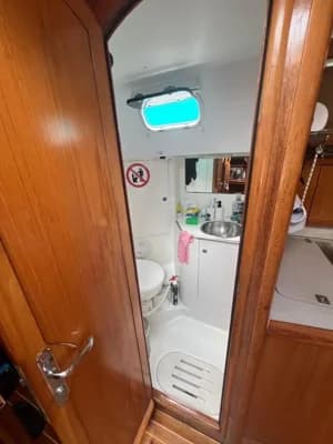 2000 Jeanneau Sun Odyssey 45.2 Boat for Sale in Puerto Lindo 4