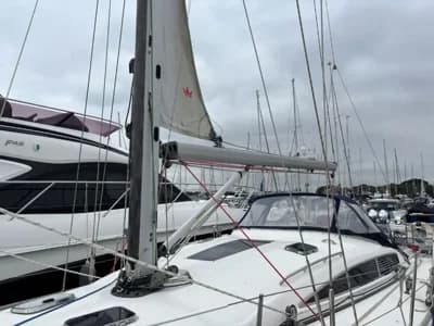 2007 Maxi 1300 Boat for Sale in Lymington 3