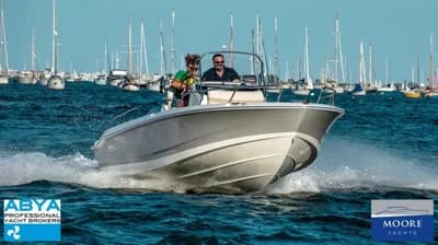 2022 Boston Whaler 220 Dauntless Boat for Sale in Poole 4