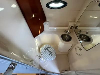 2007 Regal Commodore 2665 Boat for Sale in Southsea 4