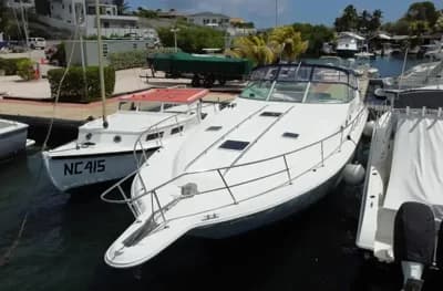 1994 Sea Ray 440 Sundancer Boat for Sale in Willemstad 2