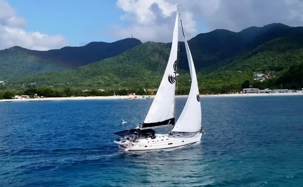2006 Beneteau Oceanis Clipper 523 Boat for Sale in English Harbour Town