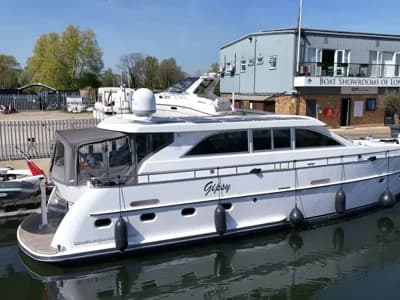 2011 Van Den Hoven 1700 Executive Boat for Sale in Shepperton 2