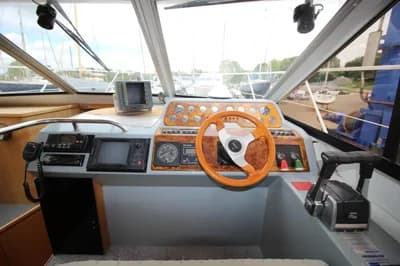1991 Fairline 35 Corsica Boat for Sale in Levington 3