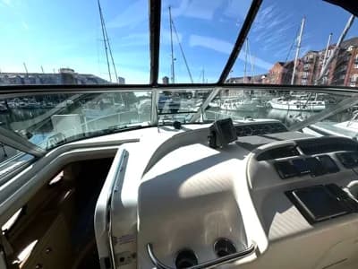 1998 Sea Ray Sundancer 310 Boat for Sale in Swansea 3