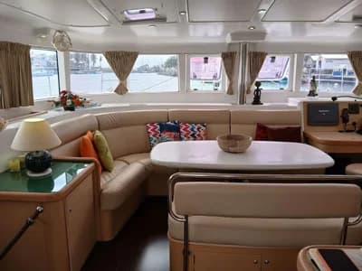 Lagoon 440 5