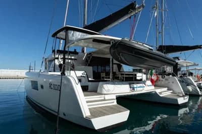 Lagoon 42 4