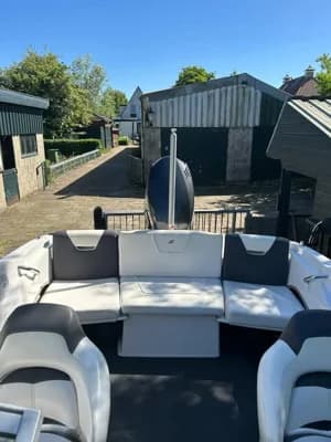 Four Winns H180 Bowrider Outboard 5