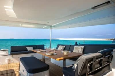 Fountaine Pajot AURA 51 5