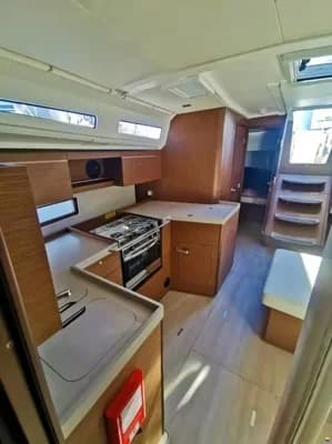 Beneteau Oceanis 40.1 3