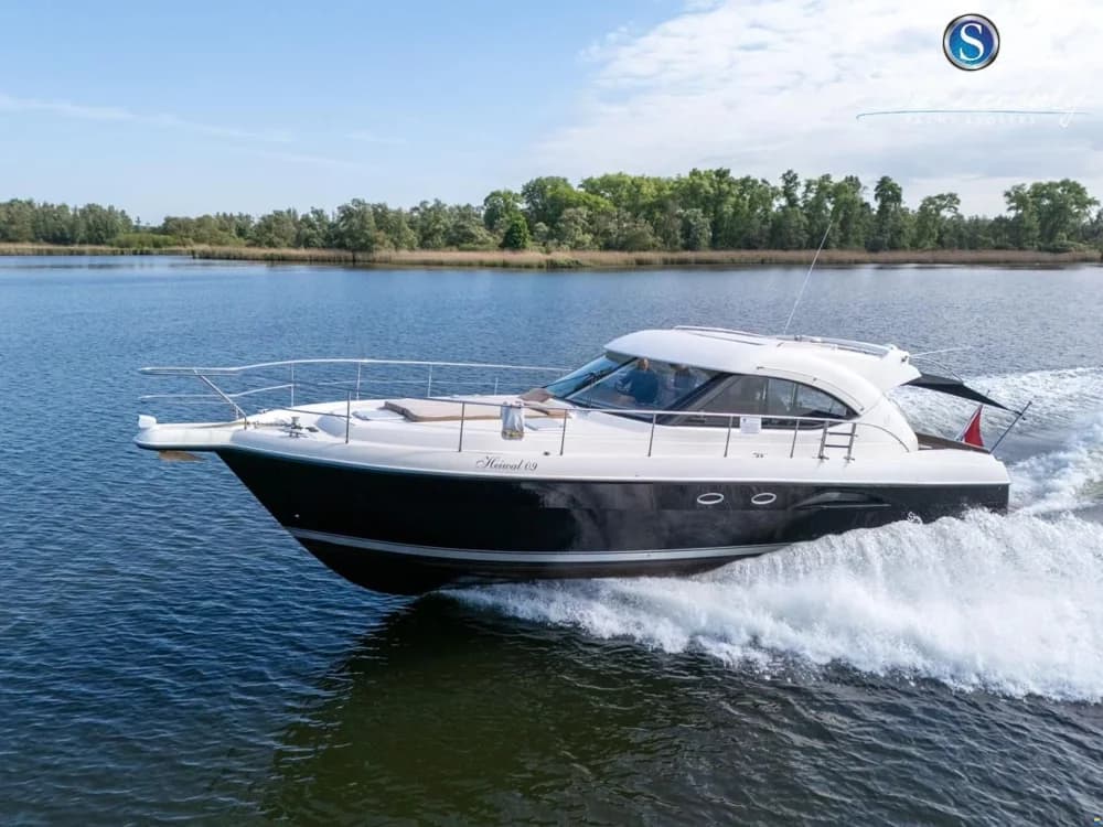 Riviera Rivièra 4700 Sport Yacht