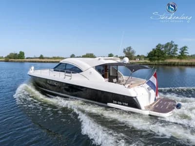 Riviera Rivièra 4700 Sport Yacht 2