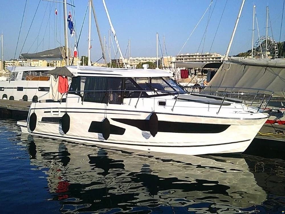 Jeanneau MERRY FISHER 1095