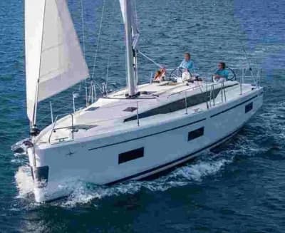 Bavaria C42 2