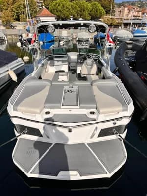 MasterCraft XT23 | 2017 | gris & blanc 2