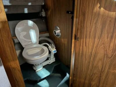 Sea Ray Seville 4