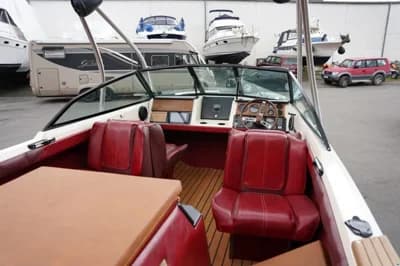 Bayliner MUTINY 4