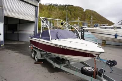 Bayliner MUTINY 5